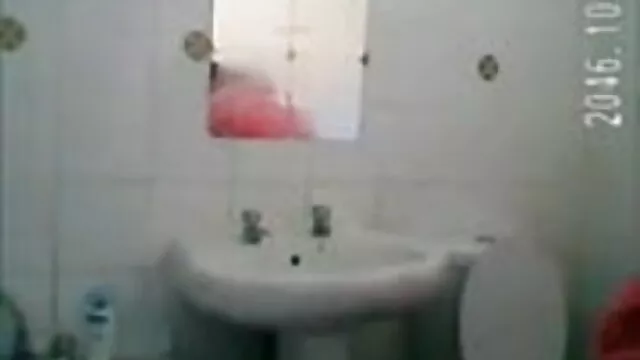 पत्नी पति का लंड चूसती है, सेक्सी फिल्म मूवी में चेहरा सहलाती है