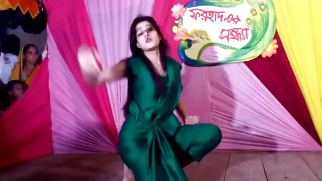 देसी चाची गड़बड़ हो हिंदी में फुल सेक्सी मूवी रही है