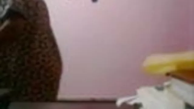 घर सेक्सी वीडियो में हिंदी मूवी का बना गधा 3