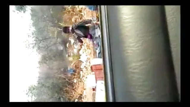 एशियाई लड़की एक खड़ी कार में सेक्सी मूवी पिक्चर हिंदी में डिक और निगल लेती है