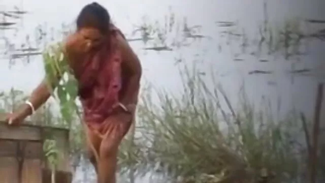 बालों वाला गोरा हिंदी में सेक्सी फिल्म मूवी चूसता और चोदता है