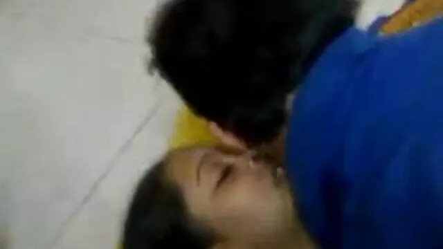 पूल में एक सुंदर लड़की को चोदता है फुल सेक्सी मूवी हिंदी में