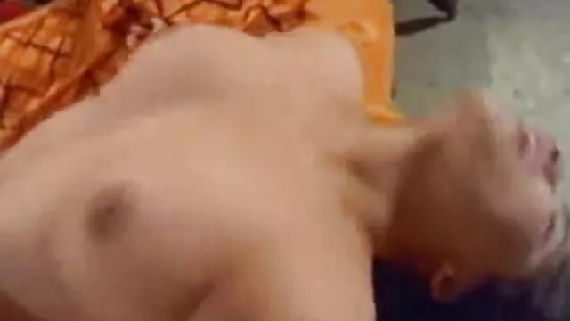 बाथरूम में कमबख्त सफेद युगल! सेक्सी हिंदी मूवी वीडियो में