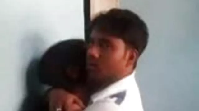 चश्मे हिंदी में सेक्सी फुल मूवी के साथ खूबसूरत किशोर गड़बड़ हो जाता है