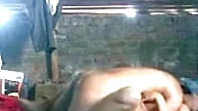 सेक्सी रिआनी ने अपनी बालों वाली सेक्सी एचडी मूवी हिंदी में चूत को डेस्क पर फँसाया