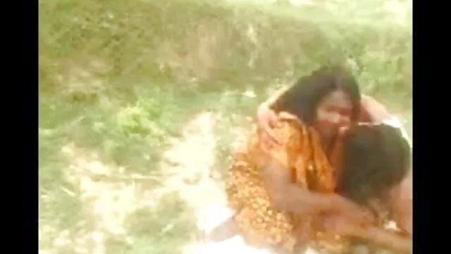 शौकिया सेक्सी मूवी दिखाइए हिंदी में जासूसी