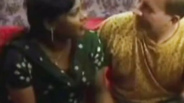 हॉट चिक परफेक्ट मूवी सेक्सी फिल्म वीडियो में स्तन