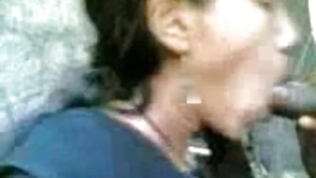 सोफे पर किशोर हस्तमैथुन करते हुए सेक्सी मूवी सेक्सी मूवी हिंदी में