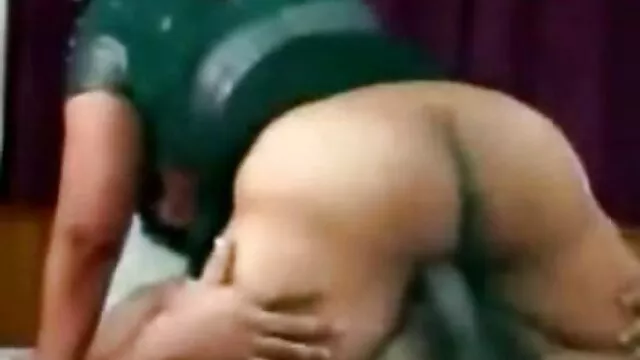 बड़े काले स्तन। हिंदी में सेक्सी वीडियो फुल मूवी