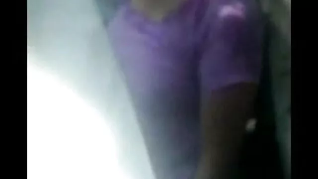 पट्टा पर सेक्सी एशियाई किशोर 420 कठिन हो जाता सेक्सी फिल्म मूवी में है