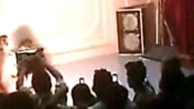 एमआईएलए बड़े स्तन होटल सेक्सी मूवी मूवी हिंदी में बकवास