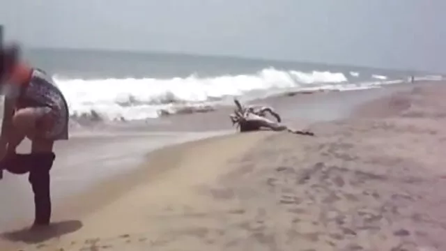 पसीने से हिंदी में सेक्सी मूवी तर लड़की # 10