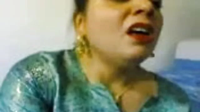 फूहड़ पत्नी उसके काले मुर्गा स्टड सेक्सी मूवी दिखाइए हिंदी में fucks