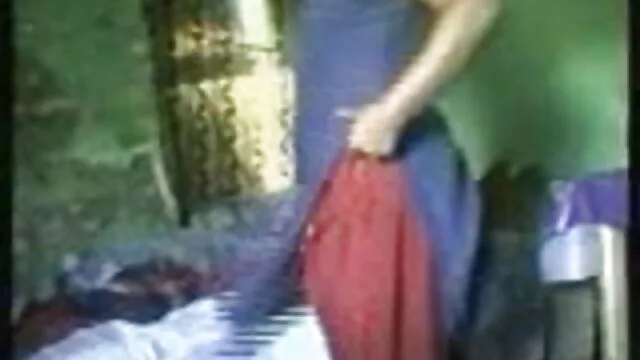 पढ़ते समय Footjob सेक्सी मूवी हिंदी में फुल एचडी